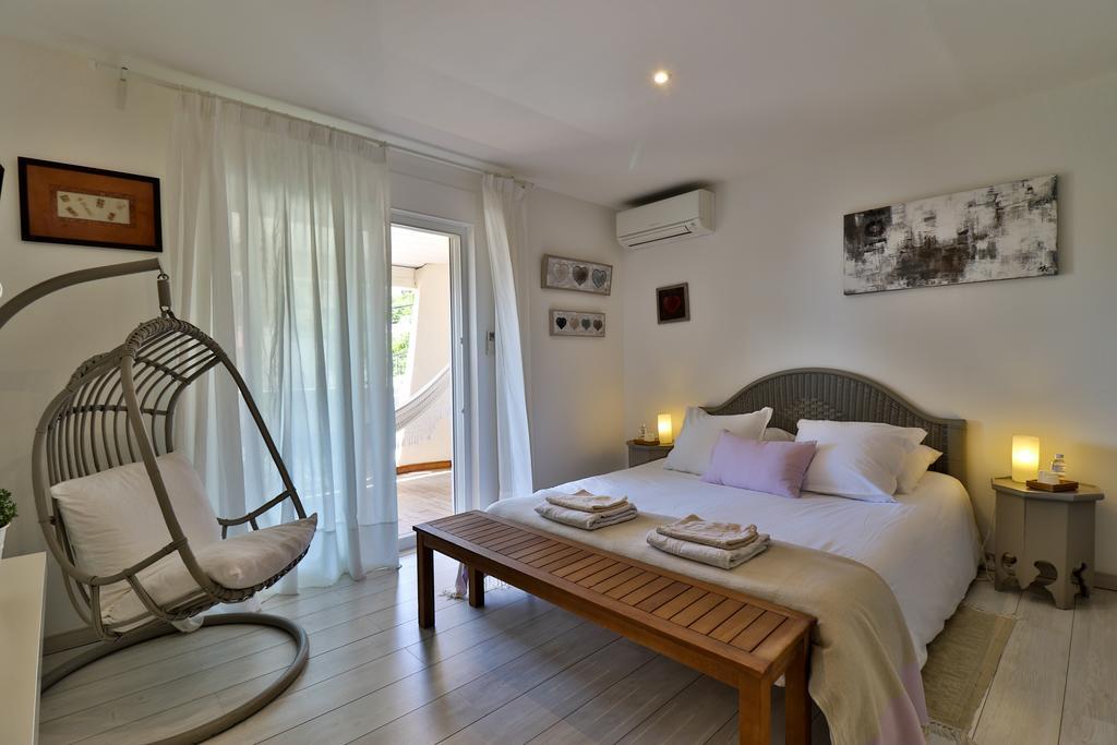 Les Chambres D'Hotes Du Grand Mornas 카리르루에 외부 사진