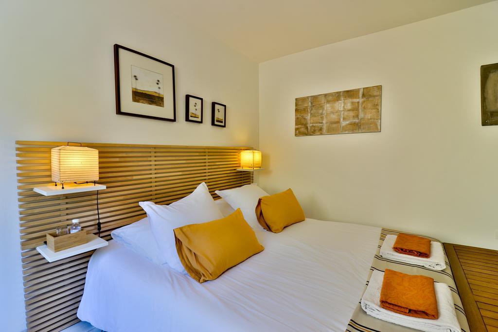 Les Chambres D'Hotes Du Grand Mornas 카리르루에 외부 사진